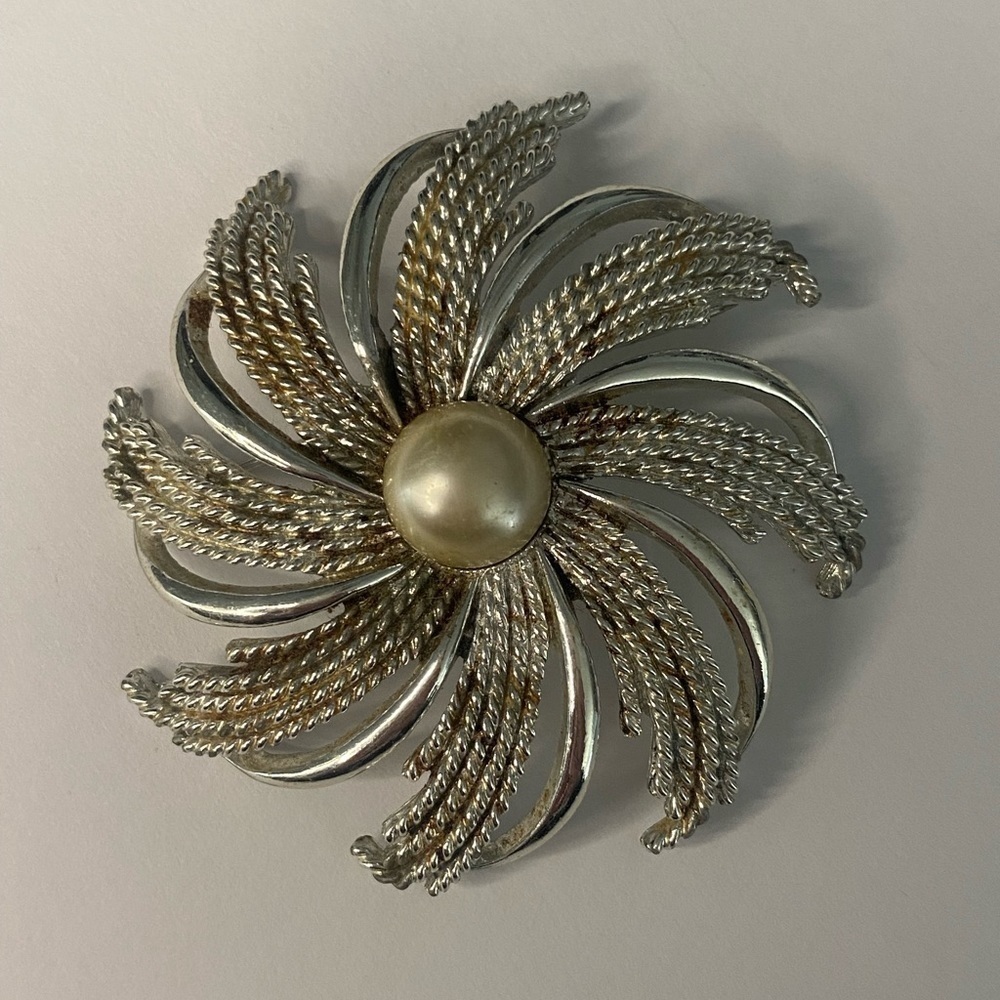 Vintage Sarah Coventry, silver swirl brooch with pearl accent